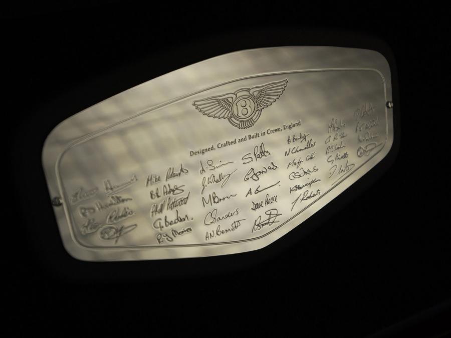 Логотип Bentley State Limousine 2002 года  (фото 9 из 9)